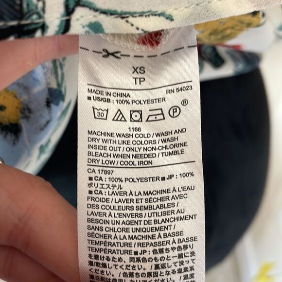 Banana republic floral halter top - Picture 8 of 8